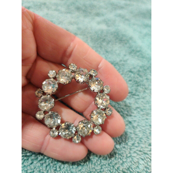 Vintage Double wreath Rhinestone Broch - Picture 4 of 4